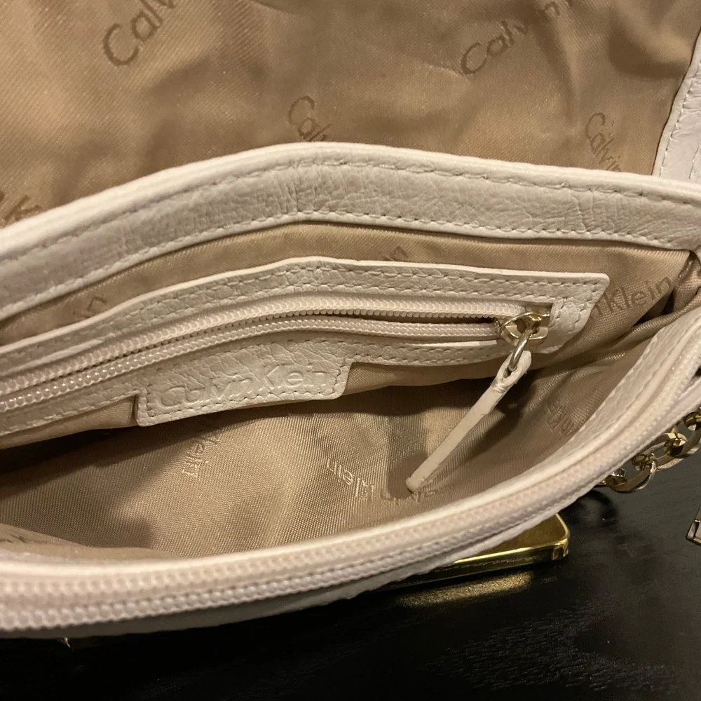 CAVIN KLEIN  Crossbody Bag Off White Leather Gold Chain Strap